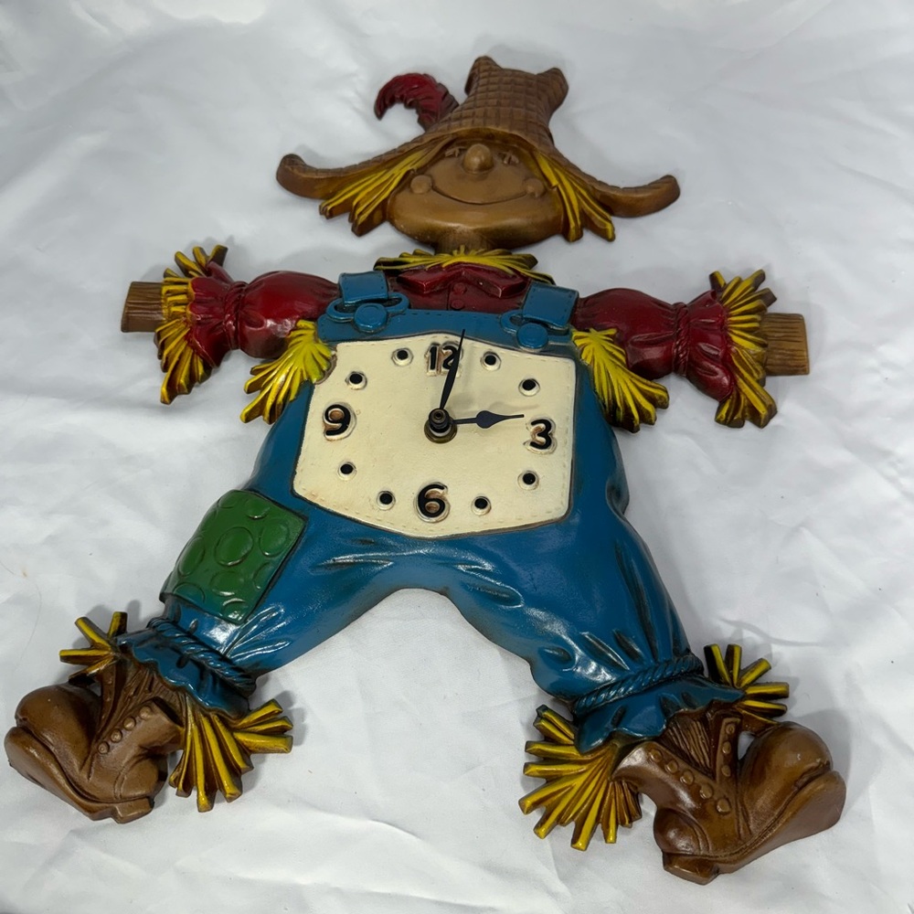 VTG metal Sexton Scarecrow clock